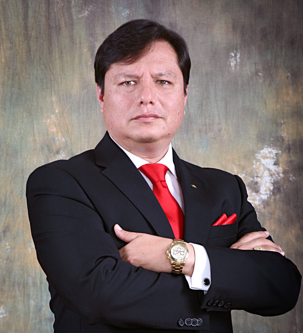Dr. Christian Díaz Solís - Socio Director